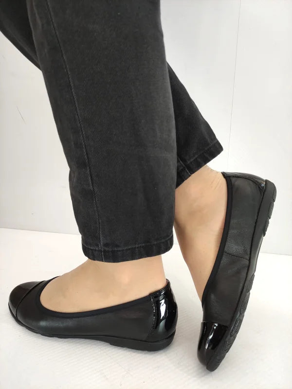 PANTOFI CASUAL DAMA CAPRICE 22152-42 NEGRI CU LAC - imagine 2