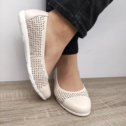 PANTOFI CASUAL PERFORATI DAMA CAPRICE 22151-42 ALBI PERLAT
