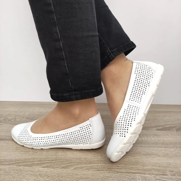 PANTOFI CASUAL PERFORATI DAMA CAPRICE 22151-42 ALBI - imagine 2