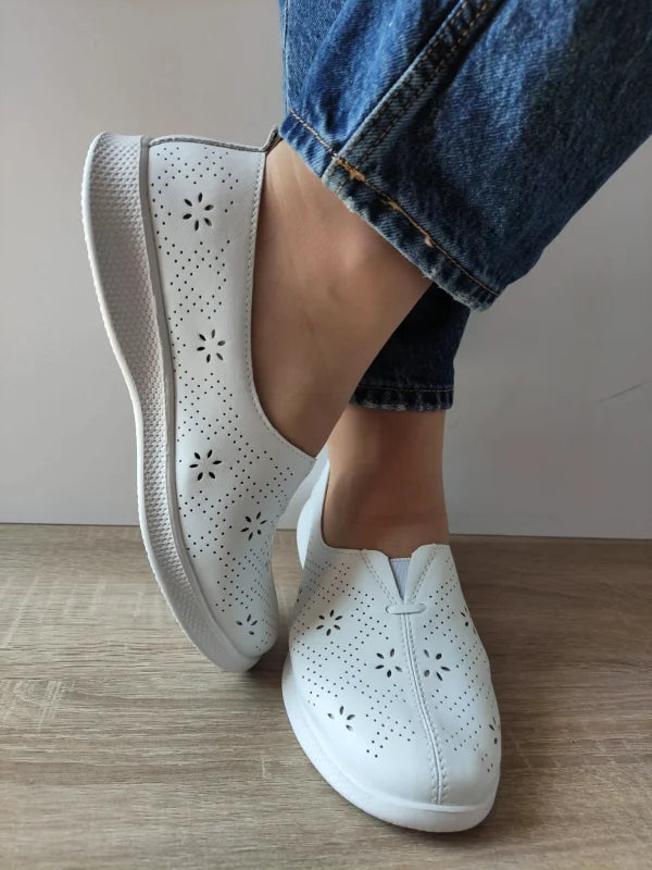 PANTOFI CASUAL PERFORATI DAMA MARIA CONTI B929734 ALBI