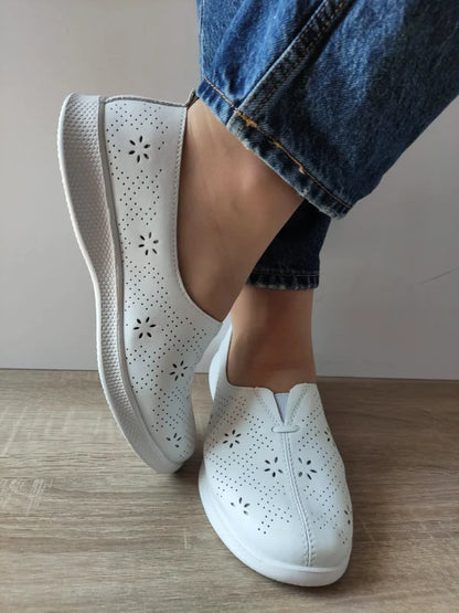 PANTOFI CASUAL PERFORATI DAMA MARIA CONTI B929734 ALBI