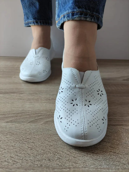 PANTOFI CASUAL PERFORATI DAMA MARIA CONTI B929734 ALBI