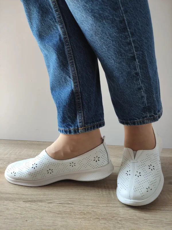 PANTOFI CASUAL PERFORATI DAMA MARIA CONTI B929734 ALBI