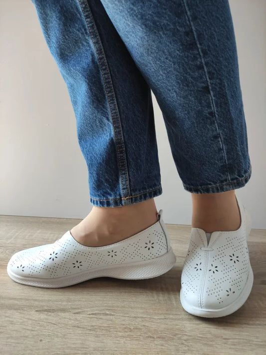 PANTOFI CASUAL PERFORATI DAMA MARIA CONTI B929734 ALBI