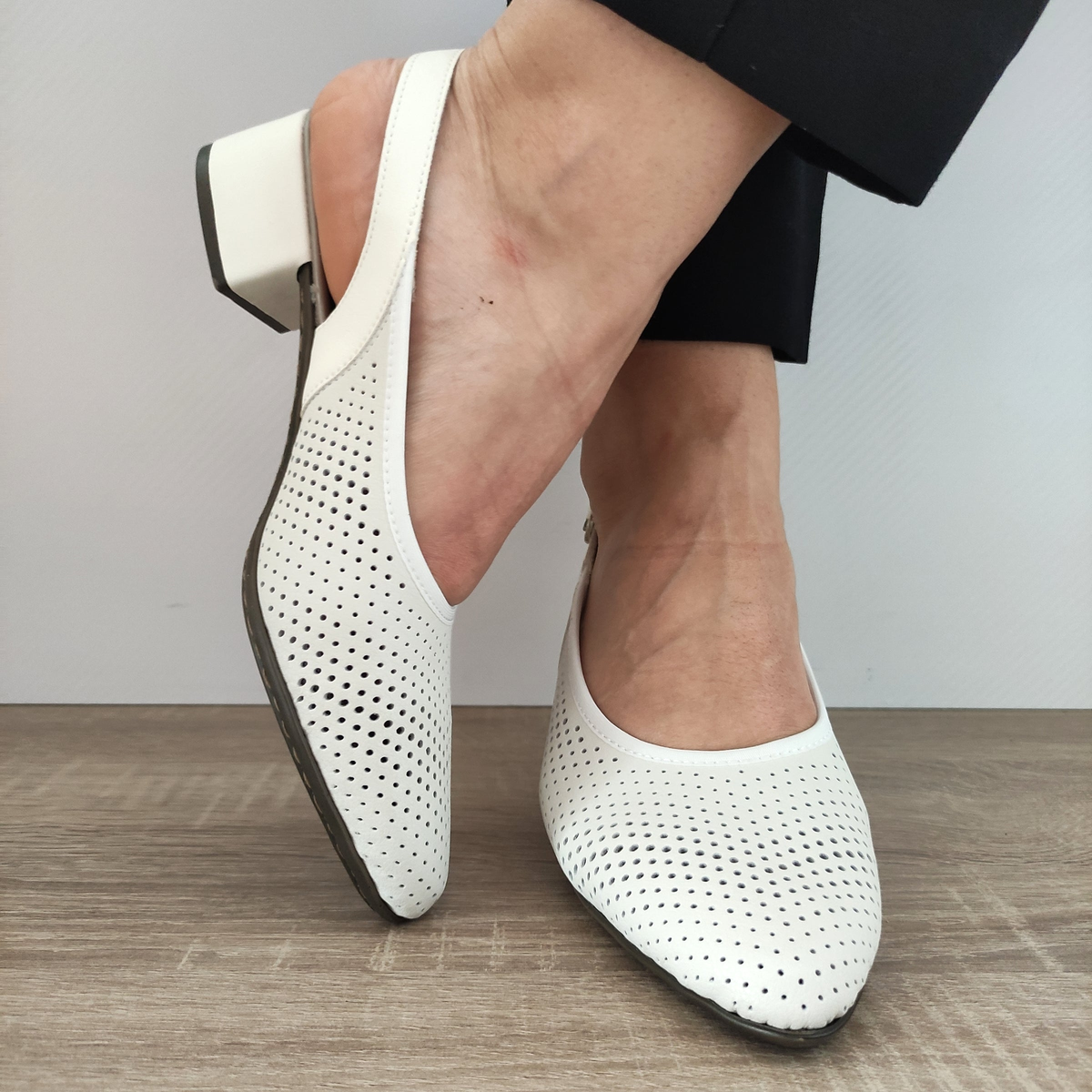 PANTOFI DECUPATI DAMA RIEKER 47066-80 CREM - imagine 5