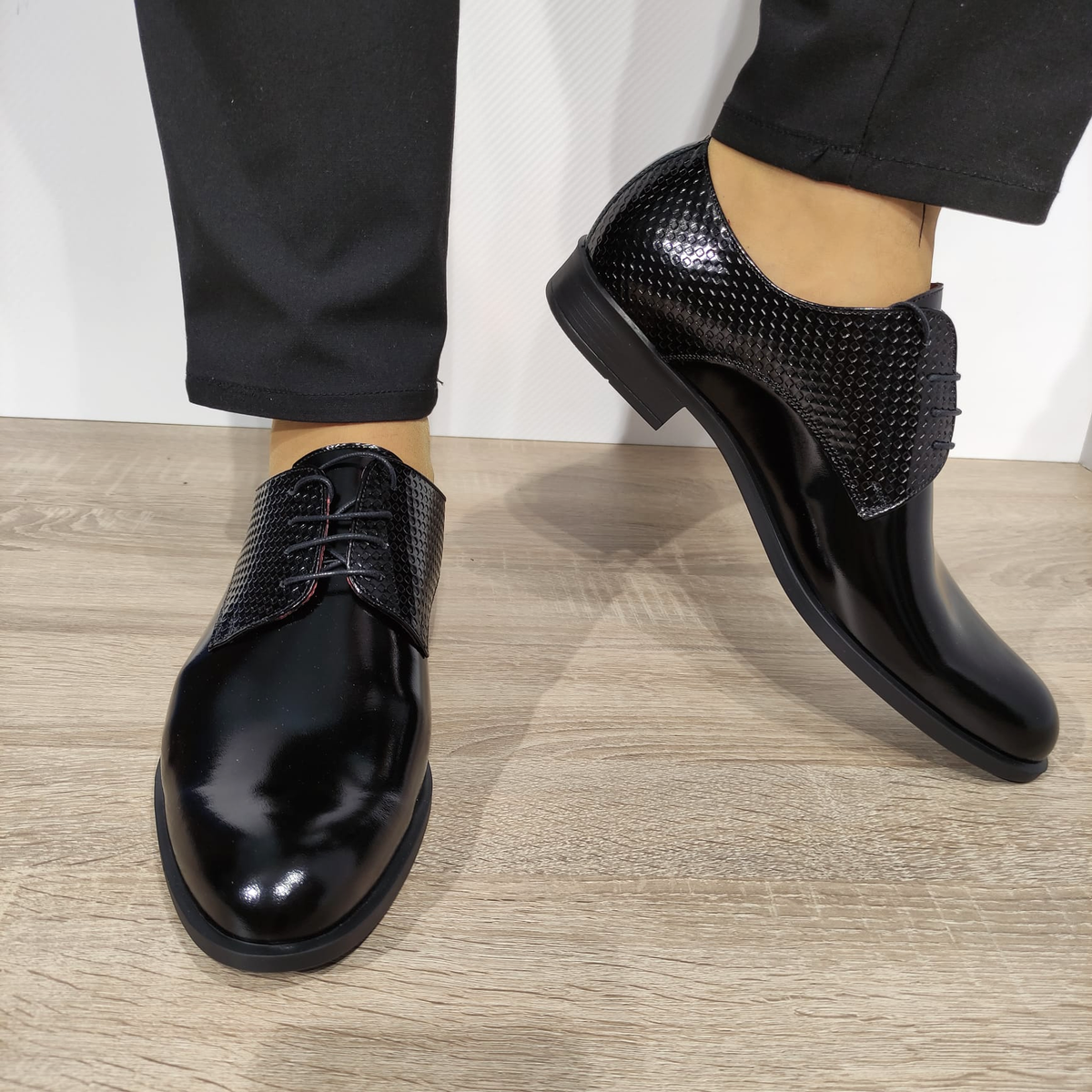 Pantofi Eleganți Bărbați CONHPOL 8816-0017 Negru – Piele Naturală – vedere 2