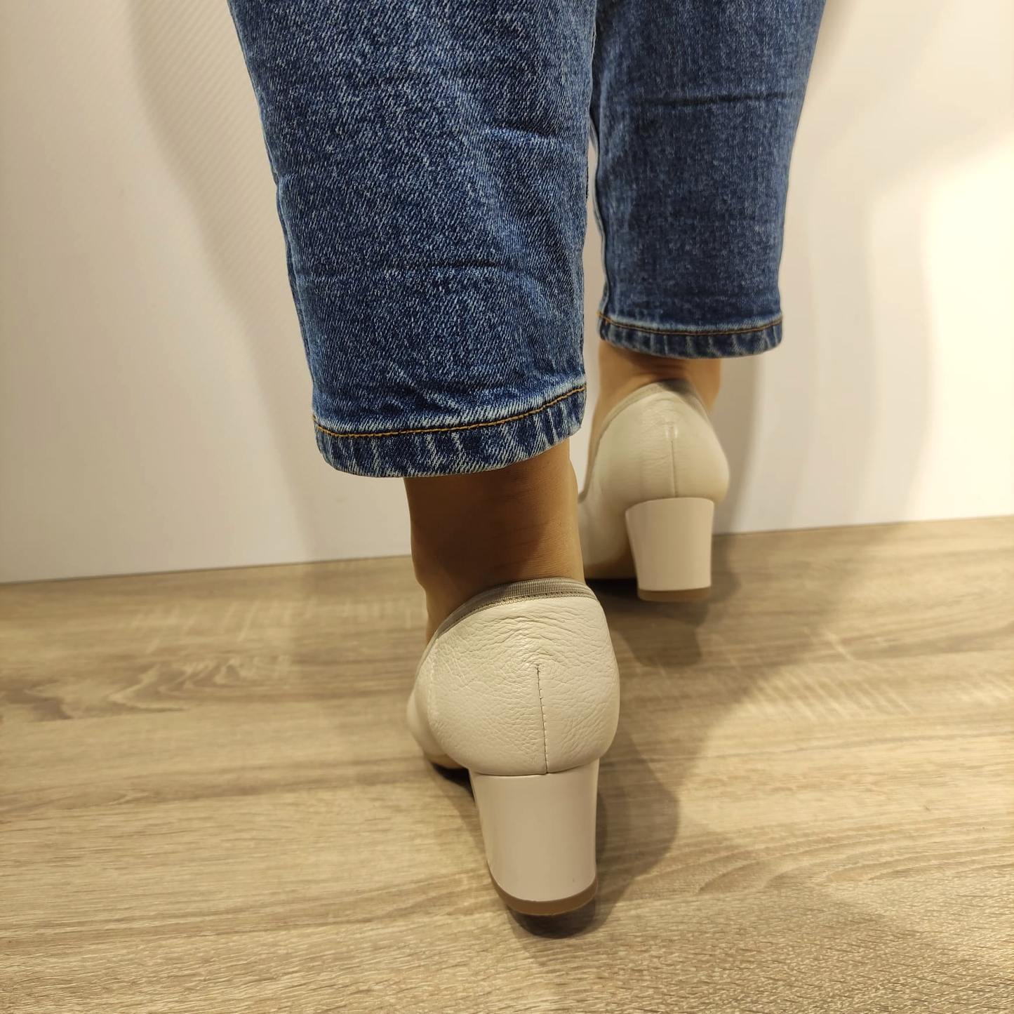 PANTOFI ELEGANTI DAMA AGA 9717.2644 BEJ