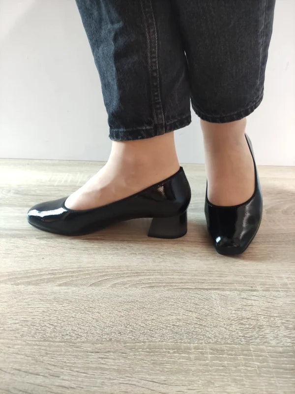 PANTOFI ELEGANTI DAMA CAPRICE 22303-43 NEGRI LAC - imagine 3