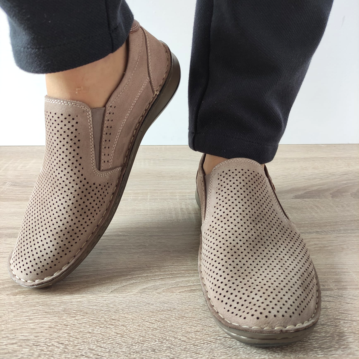 PANTOFI PERFORATI BARBATI DR JELLS 9505-1-10 BEJ BUFO - imagine 4
