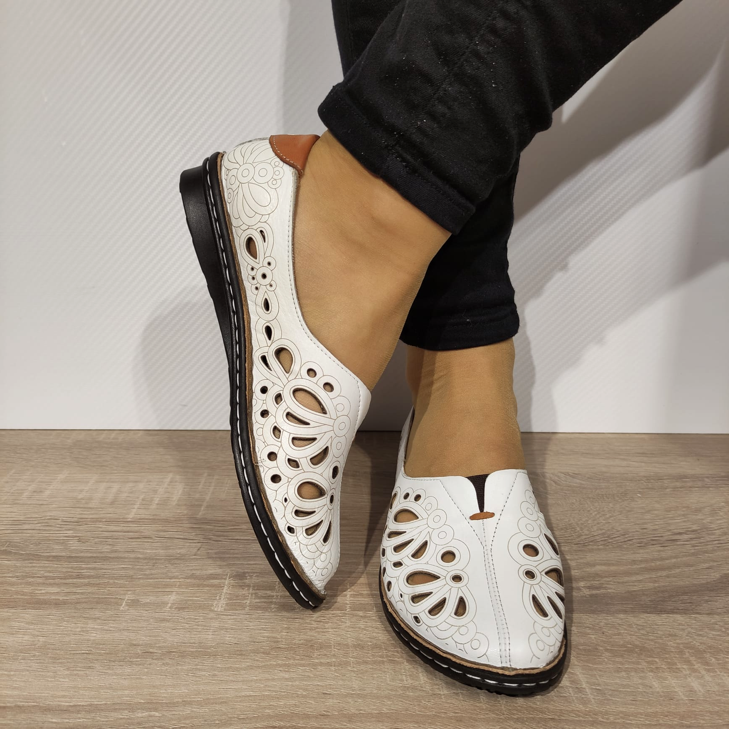 PANTOFI PERFORATI CASUAL DAMA ANNA VIOTTI 2104-1 ALBI