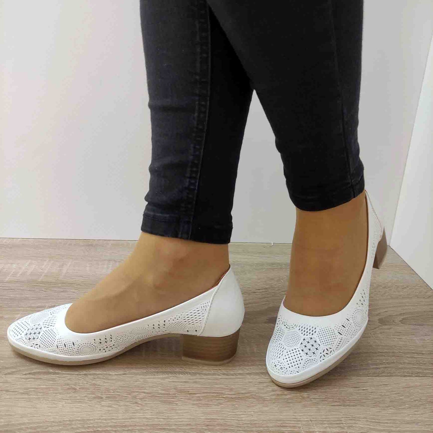 PANTOFI PERFORATI CASUAL DAMA DOGATI 511 ALBI