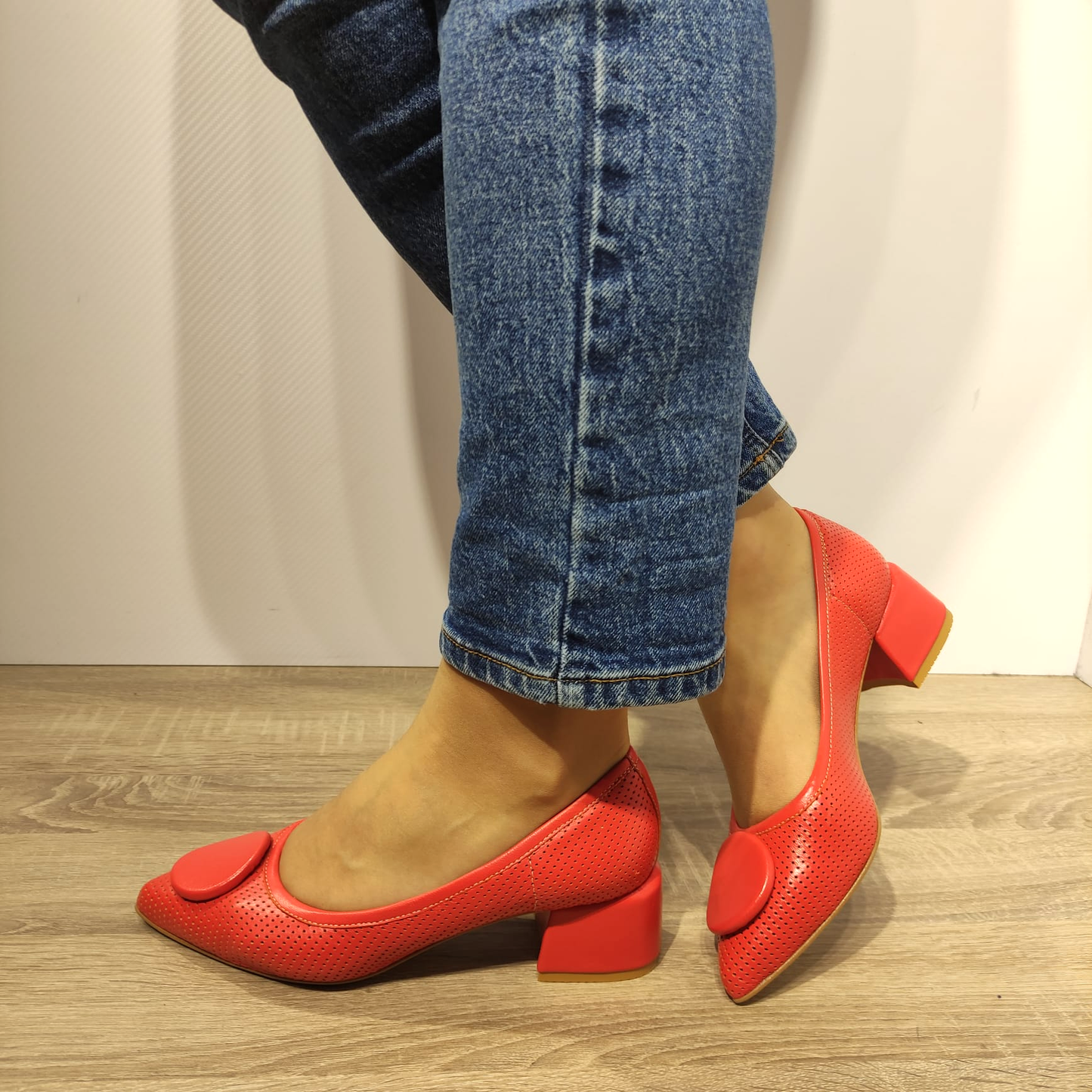 PANTOFI PERFORATI DAMA AGA 1237.2813 ROSII CORAL