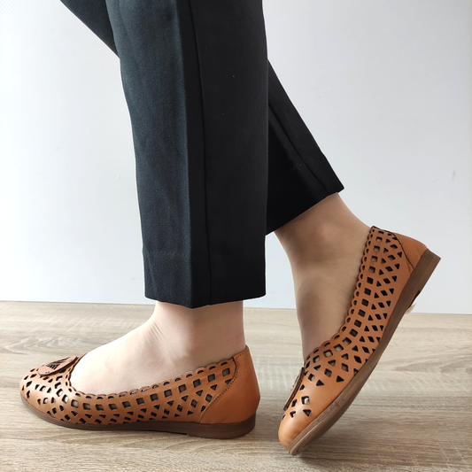 PANTOFI PERFORATI DAMA CASPIAN 103 CAMEL