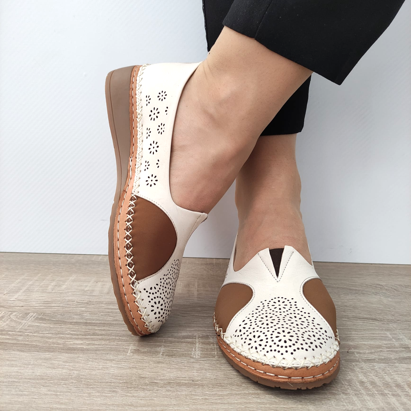 PANTOFI PERFORATI DAMA DOGATI 04139-1 BEJ + MARO STRETCH