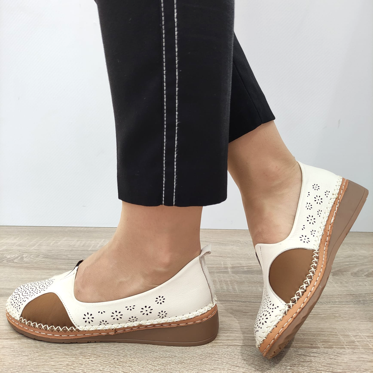 PANTOFI PERFORATI DAMA DOGATI 04139-1 BEJ + MARO STRETCH