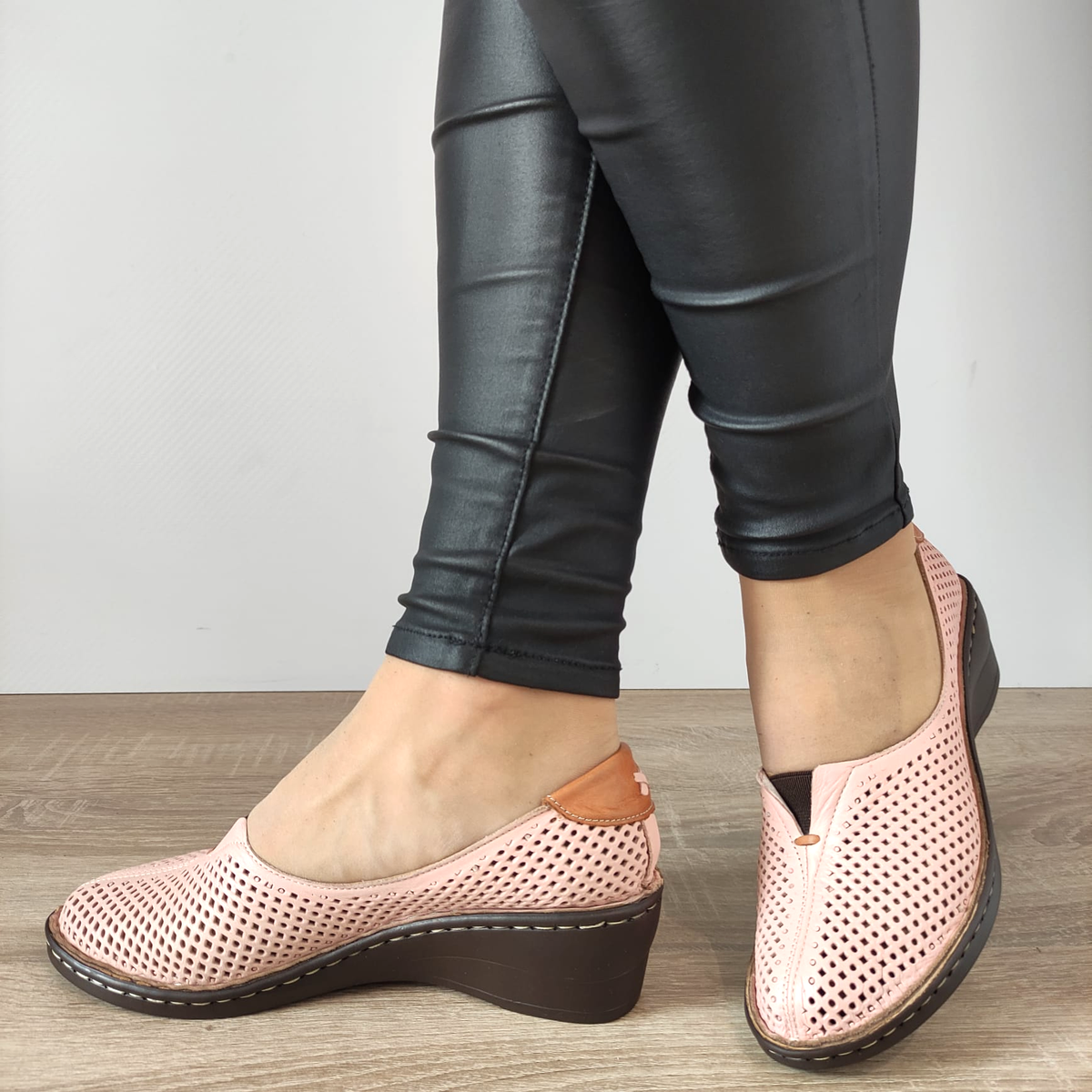 PANTOFI CASUAL PERFORATI DAMA DOGATI 5104-PB211 ROZ - imagine 2