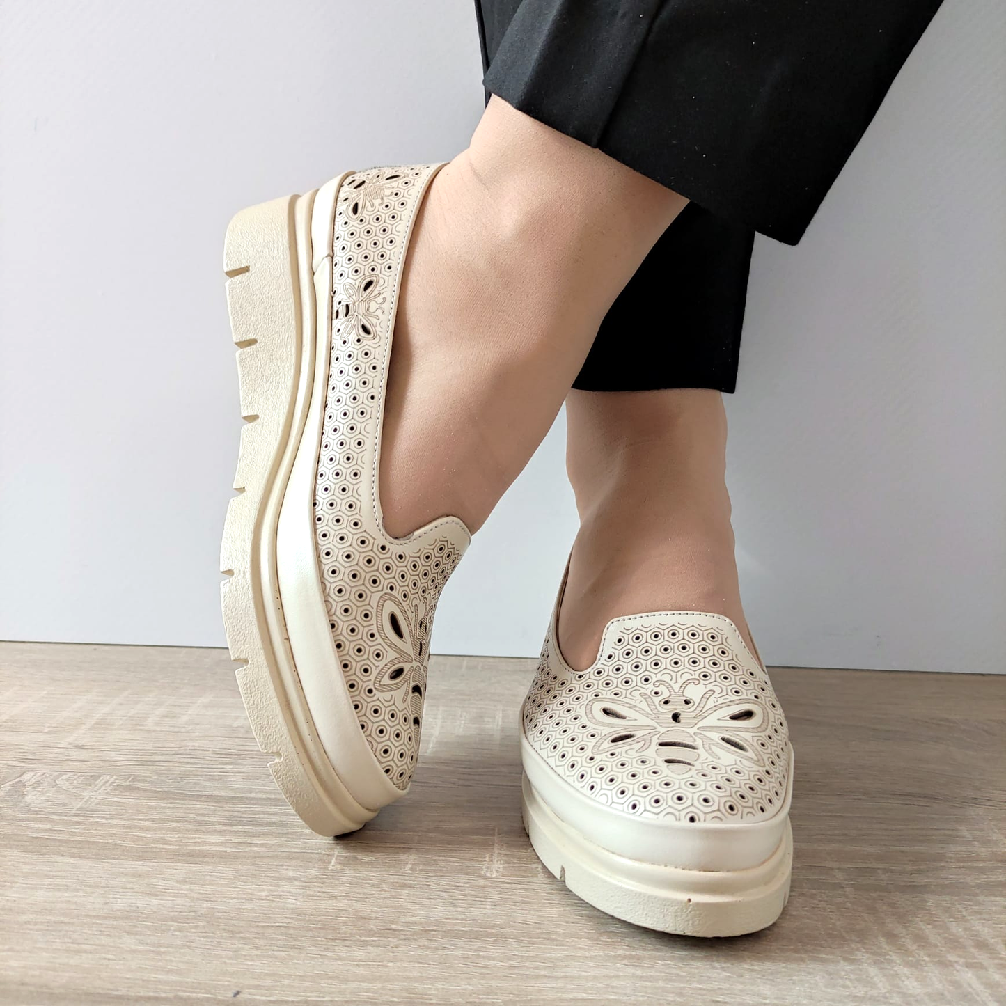 PANTOFI PERFORATI DAMA PERLLA 186-19 BEJ