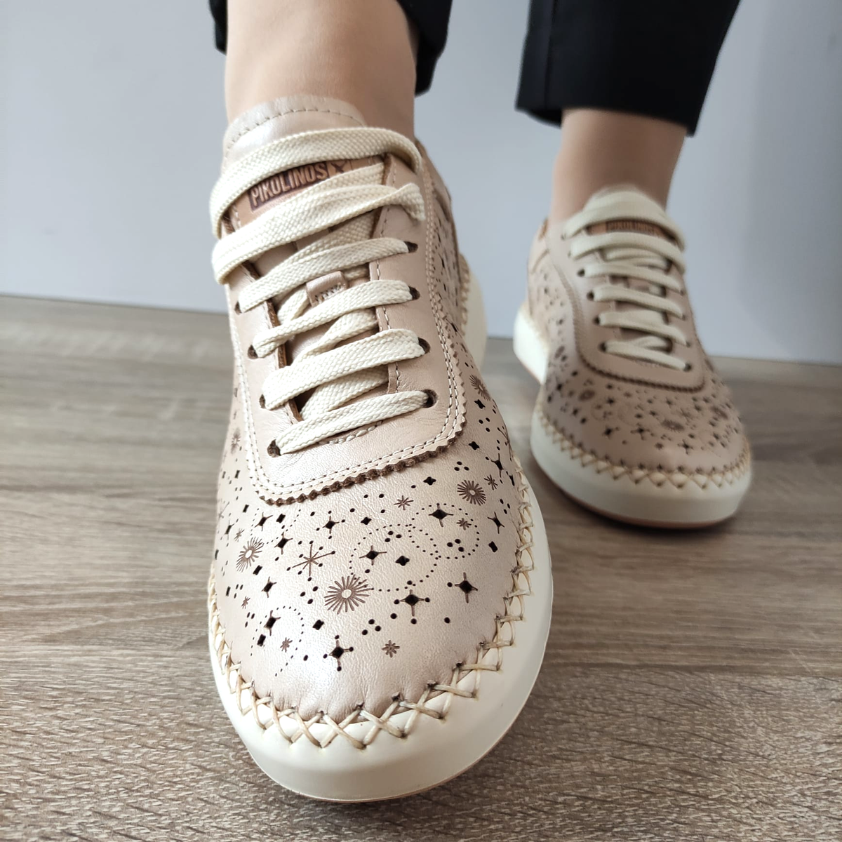 PANTOFI PERFORATI DAMA PIKOLINOS W6B-6515CPC1 BEJ MARFIL - imagine 5