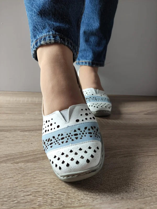 PANTOFI CASUAL PERFORATI DAMA RIEKER 41358-80 ALBI CU BLEU