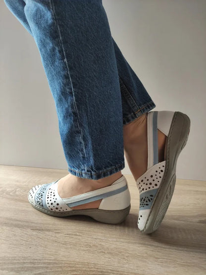 PANTOFI CASUAL PERFORATI DAMA RIEKER 41358-80 ALBI CU BLEU