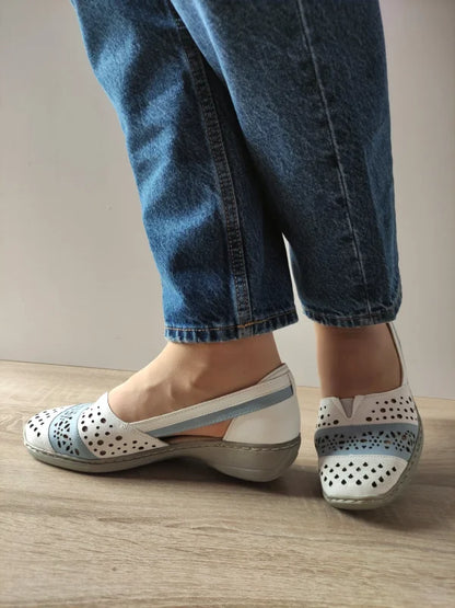 PANTOFI CASUAL PERFORATI DAMA RIEKER 41358-80 ALBI CU BLEU