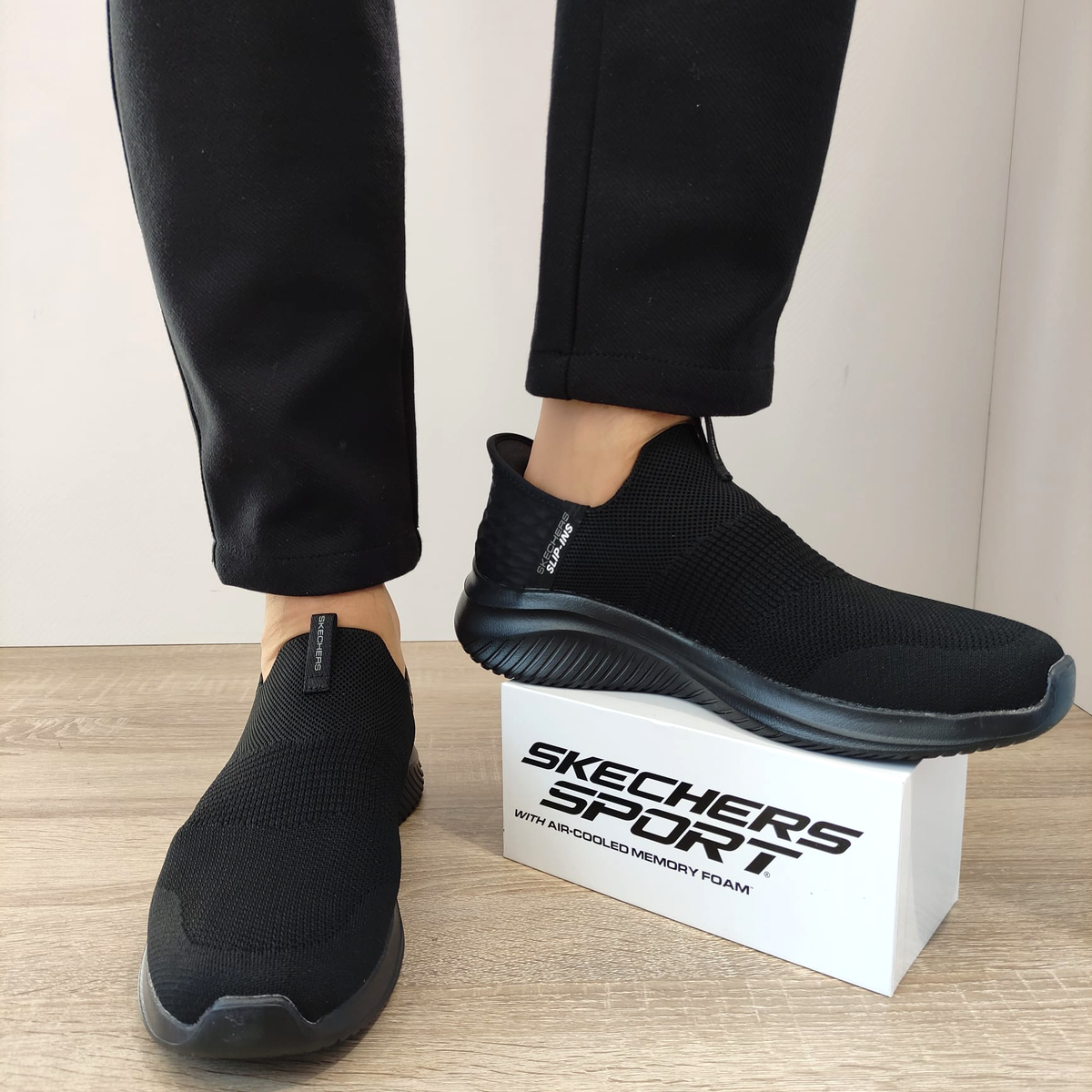 PANTOFI SPORT BARBATI SKECHERS 232450 BBK - imagine 6