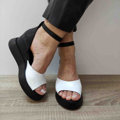 SANDALE CASUAL DAMA ANNA VIOTTI 839 00-M5 ALBE CU NEGRU
