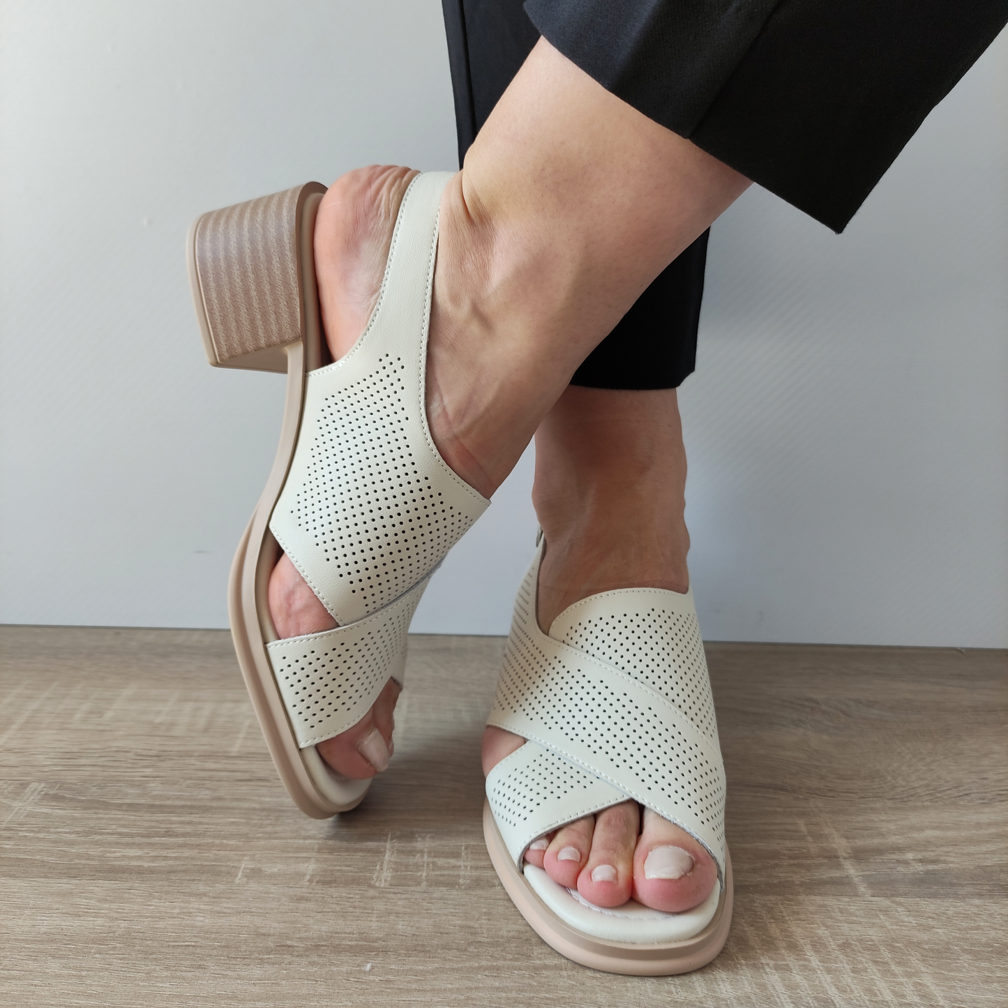 SANDALE CASUAL DAMA PASS 40004B 52-N CREM