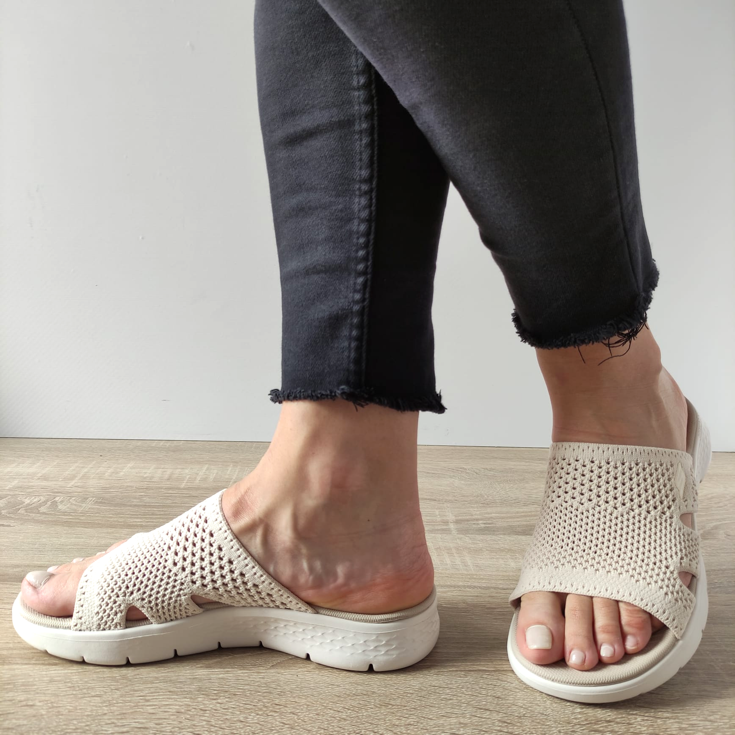 SLAPI DAMA SKECHERS 141425 NAT